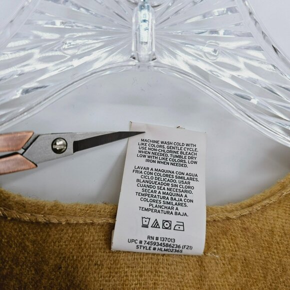 Woolrich Justine Plaid Shawl Poncho Wrap One Size Tan Red Black Fringe Trim Boho - Picture 6 of 8